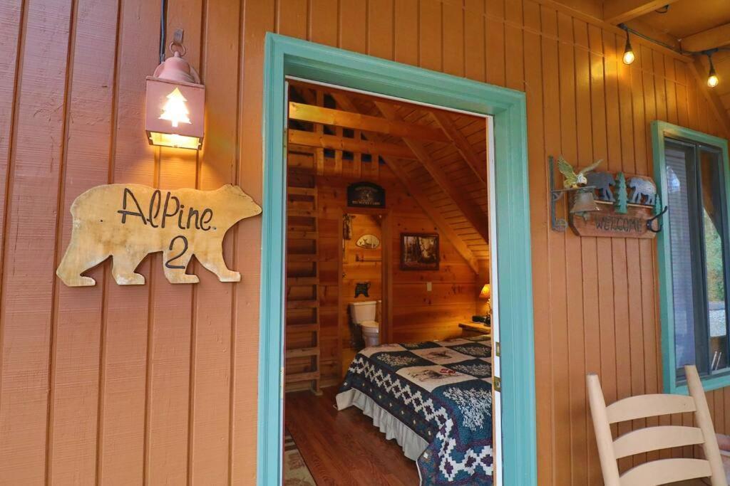 Cozy Cabin W/ Fireplace 3 Minutes To Helen! #2. Exterior photo